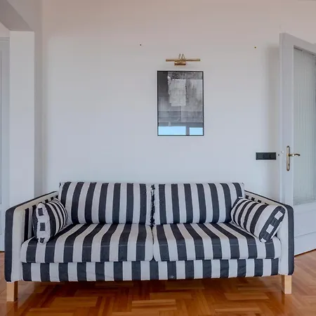 Bosphorus View - 5 Bedrooms - 2 Bathrooms - Elevator - Location Apartmán