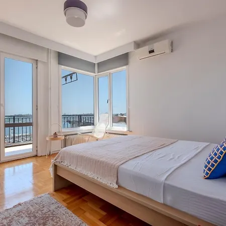 Bosphorus View - 5 Bedrooms - 2 Bathrooms - Elevator - Location * Istanbulská provincie
